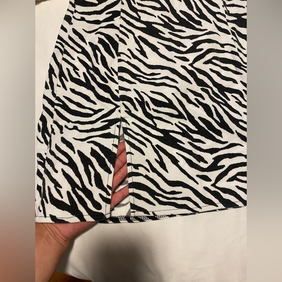 Zebra Print Mini Skirt - Picture 2 of 6